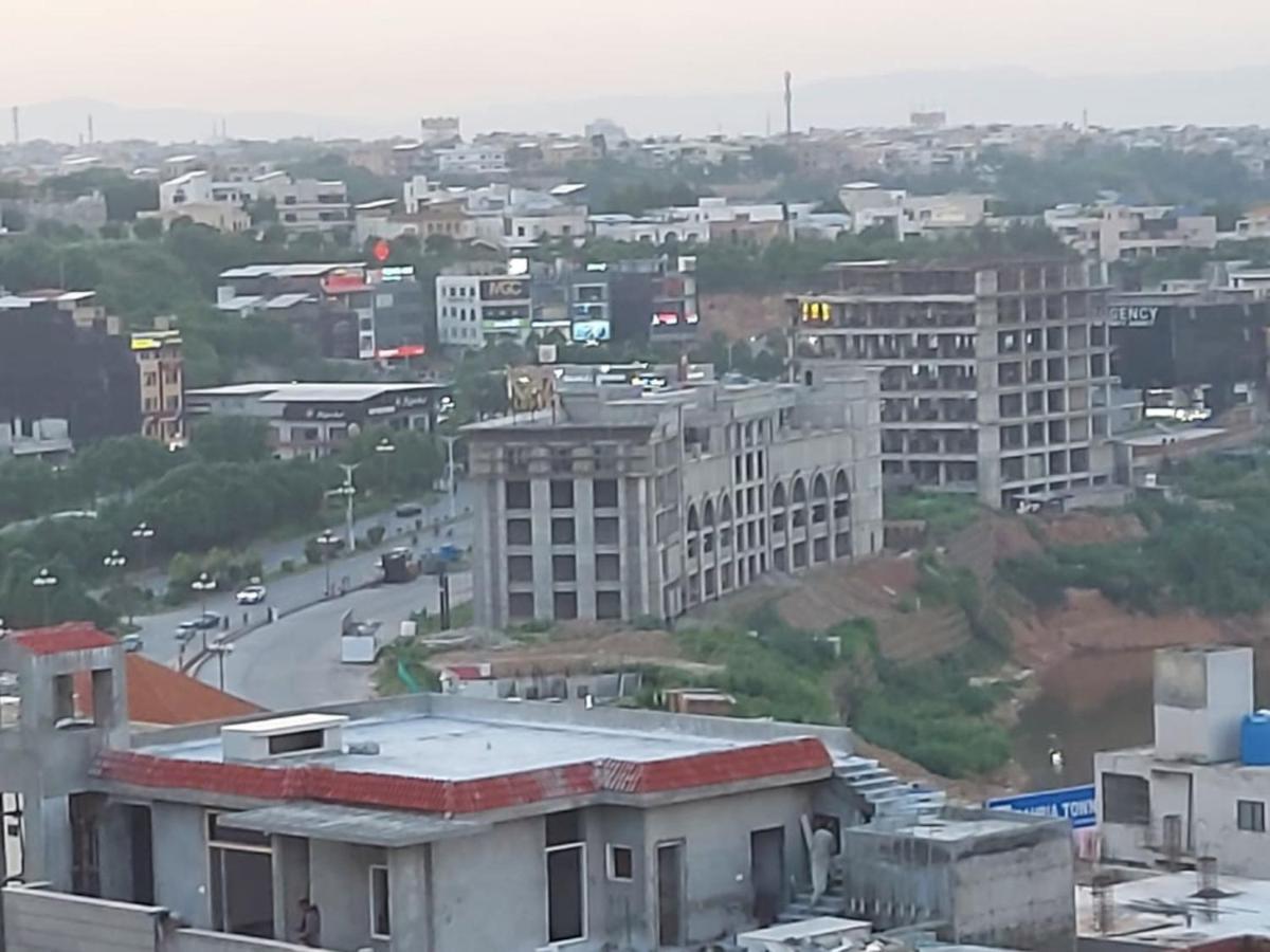 The River View Apartment Rawalpindi Exteriör bild